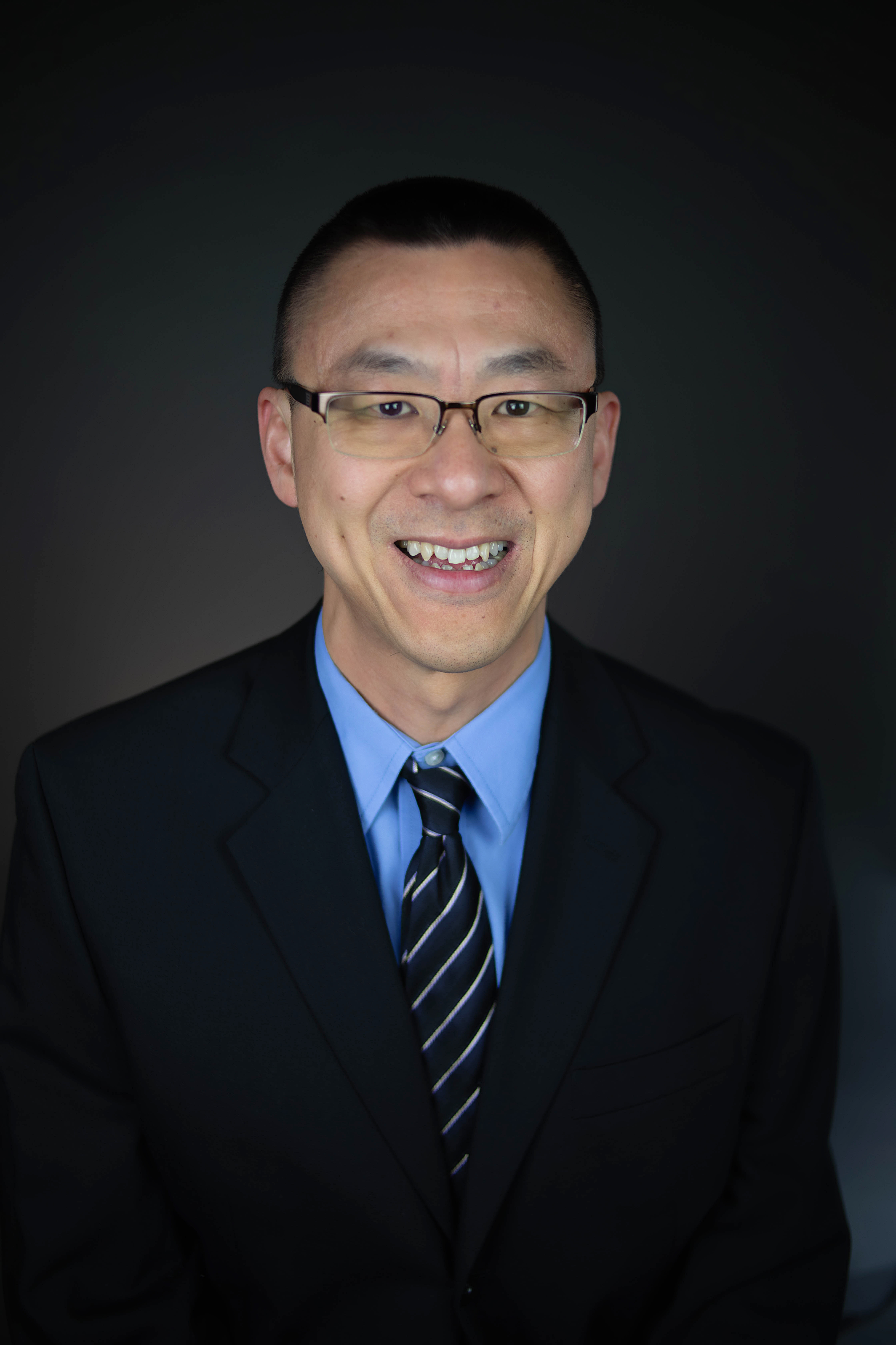 Dr. Peng  Huang profile picture.