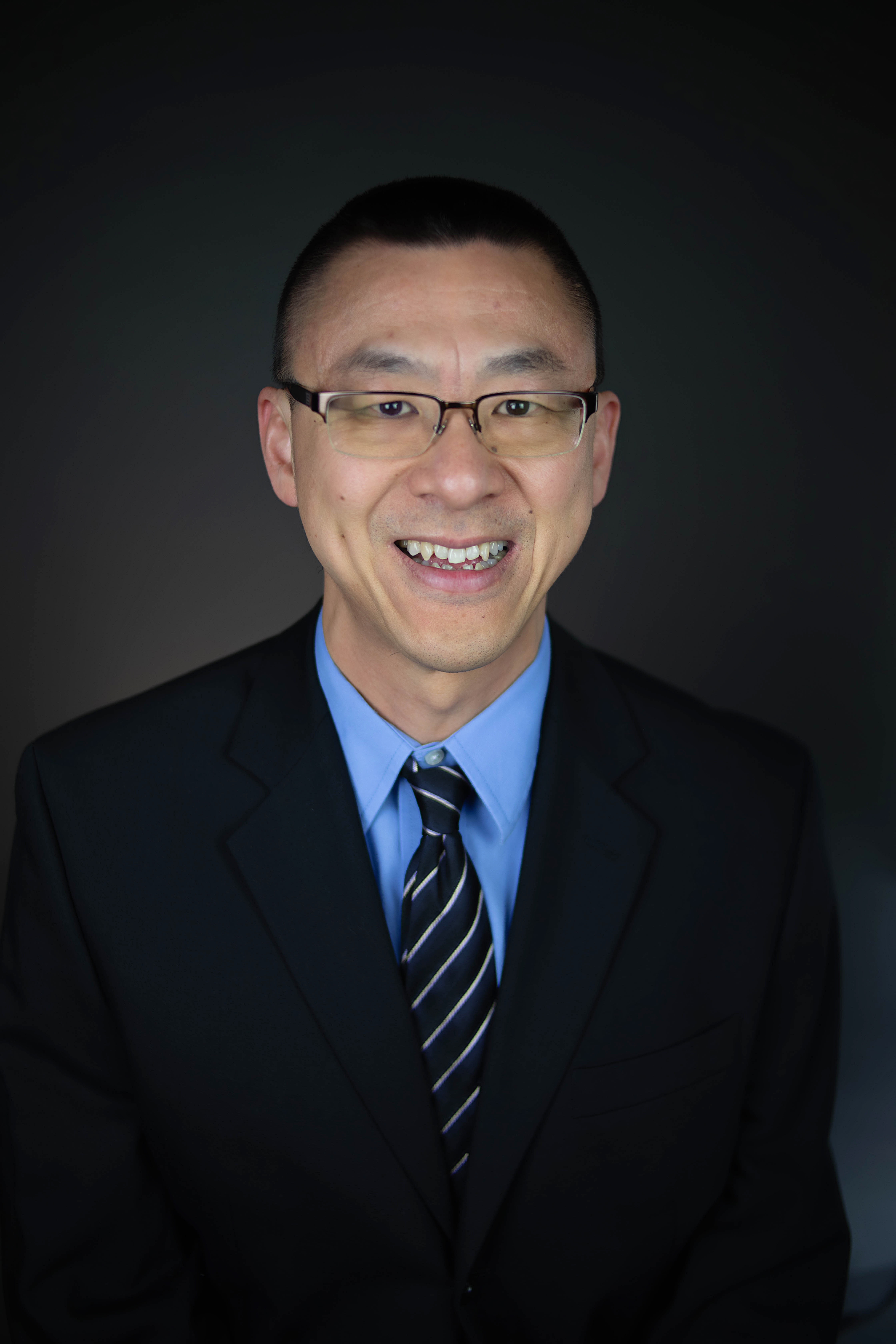 Dr. Peng  Huang profile picture.