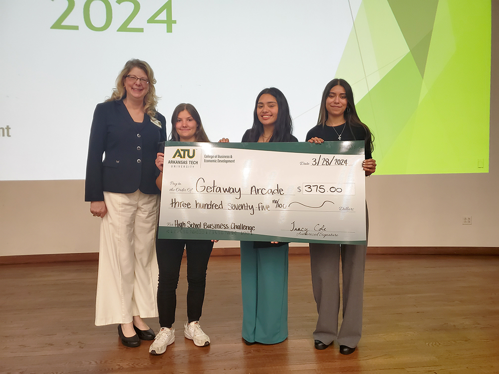 Tracy Cole, Faithlynn Metcalf, Maribel Tenango, Ashlee Loaeza